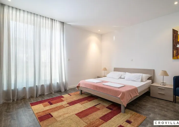 Acadia B Villa *