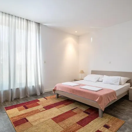 Acadia B Villa *
